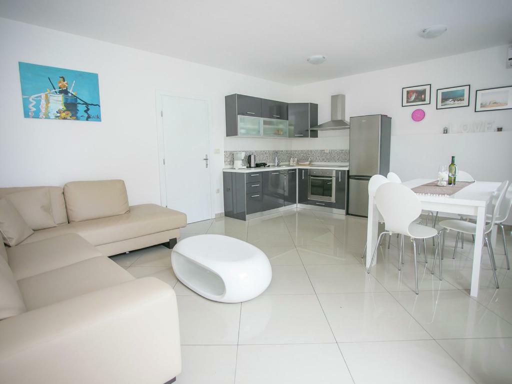 Sesar Apartments Krk - No. 3 Cvita 크르크 외부 사진